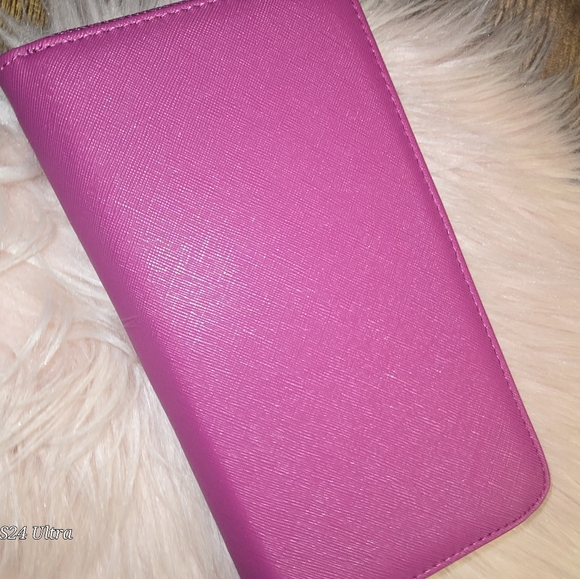 *SOLD* Steve madden dark fushia zip around wallet new with tags - Picture 2 of 4
